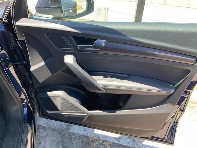 Photo of 2021 Navarra Blue Metallic Audi Q5