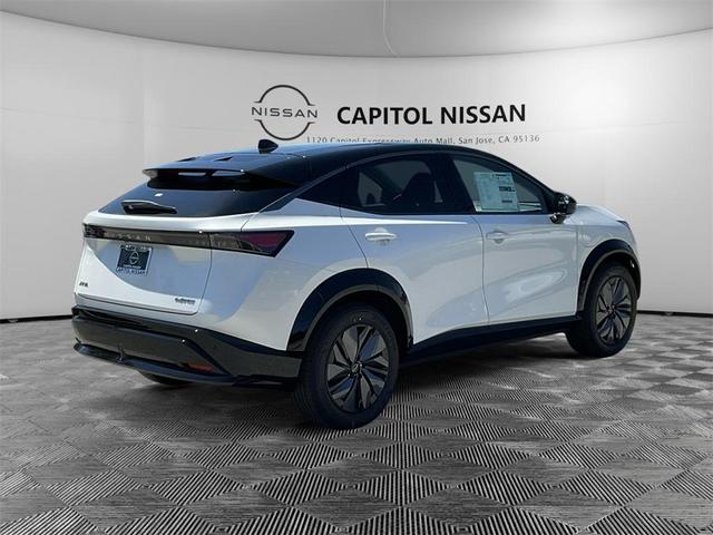 Photo of 2025 2t Wht Blk Roof Nissan ARIYA