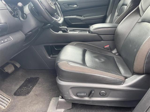 Photo of 2022 Scarlet Ember Nissan Pathfinder