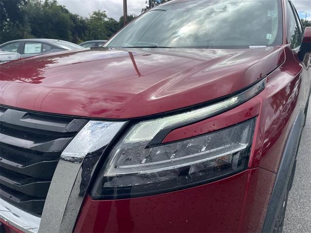 Photo of 2022 Scarlet Ember Nissan Pathfinder