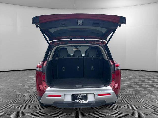 Photo of 2022 Scarlet Ember Nissan Pathfinder