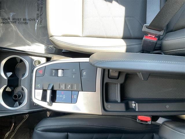 Photo of 2024 Black Sapphire Metallic BMW X2