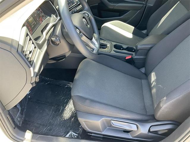 Photo of 2020 Pure White Volkswagen Jetta