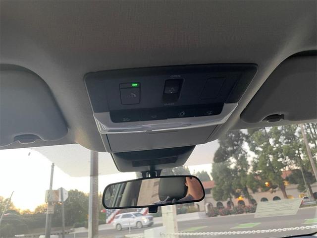 Photo of 2025 2t Gry Blk Roof Nissan Sentra