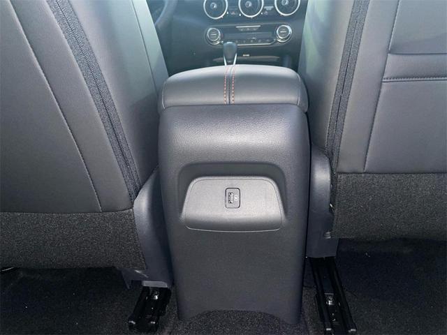 Photo of 2025 2t Gry Blk Roof Nissan Sentra