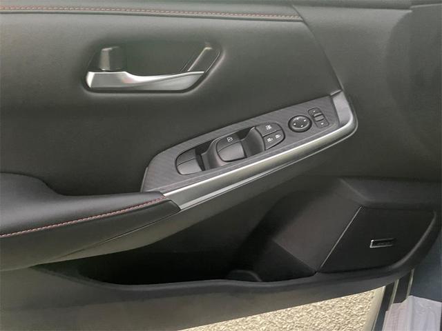 Photo of 2025 2t Gry Blk Roof Nissan Sentra