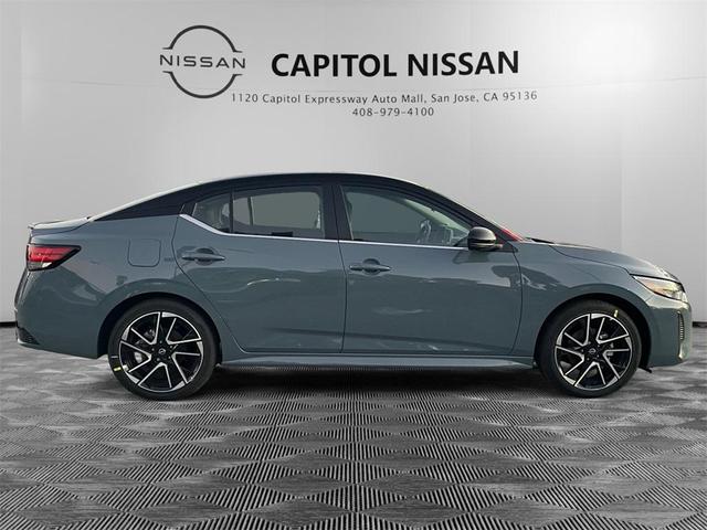Photo of 2025 2t Gry Blk Roof Nissan Sentra