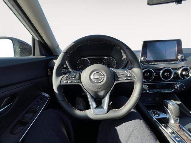 Photo of 2025 White Nissan Sentra