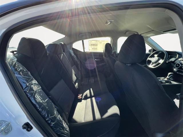 Photo of 2025 White Nissan Sentra