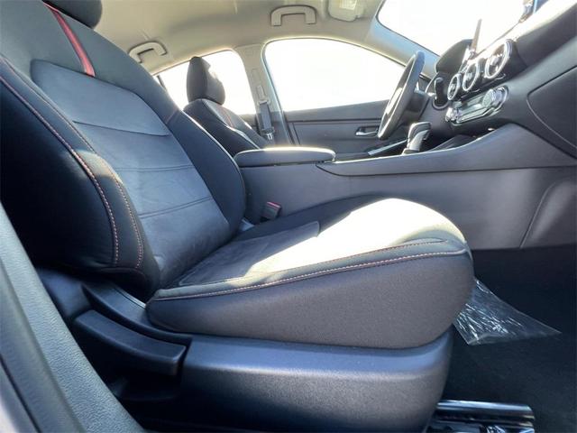 Photo of 2025 White Nissan Sentra