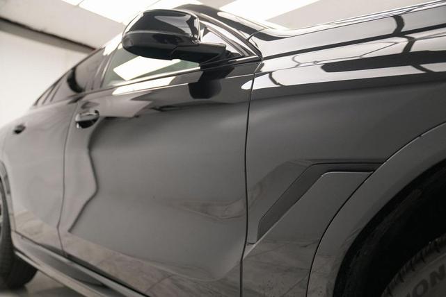 Photo of 2024 Black BMW X6