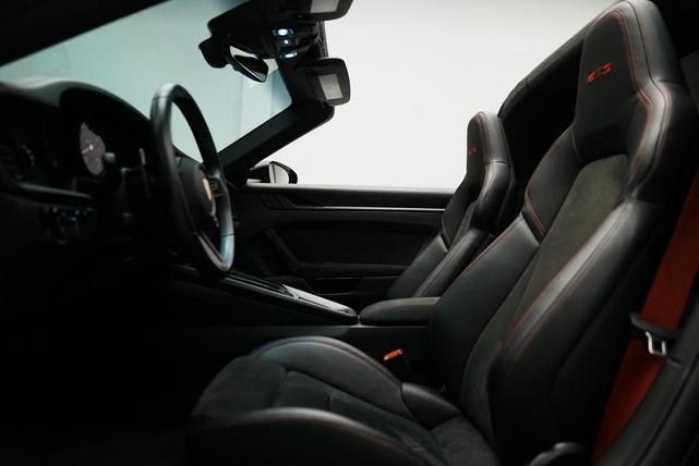 Photo of 2022 Black Porsche 911