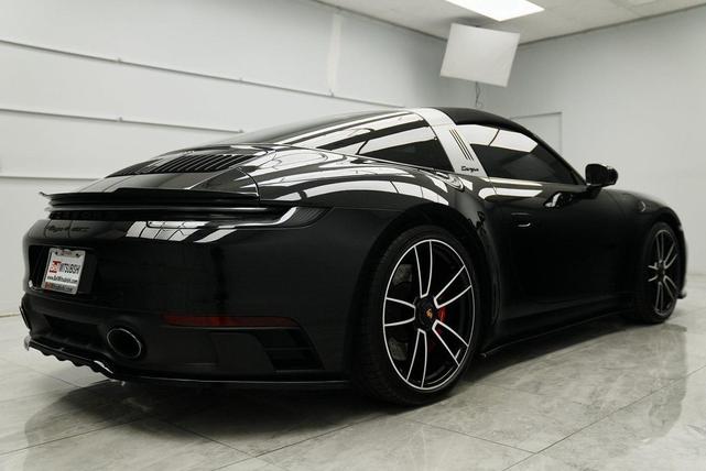 Photo of 2022 Black Porsche 911