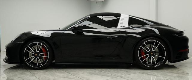 Photo of 2022 Black Porsche 911