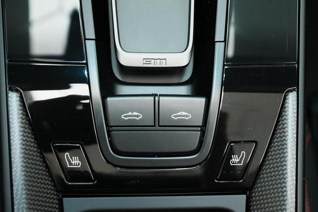 Photo of 2022 Black Porsche 911