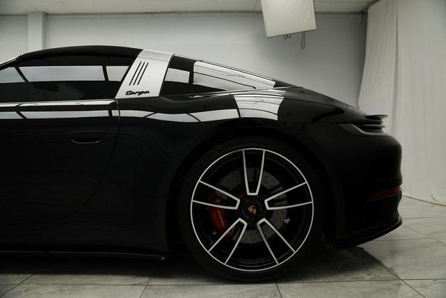 Photo of 2022 Black Porsche 911