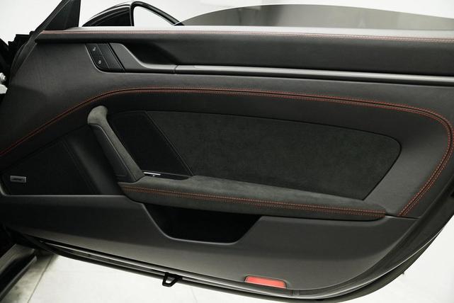 Photo of 2022 Black Porsche 911