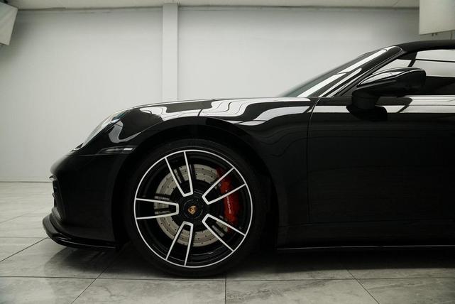 Photo of 2022 Black Porsche 911