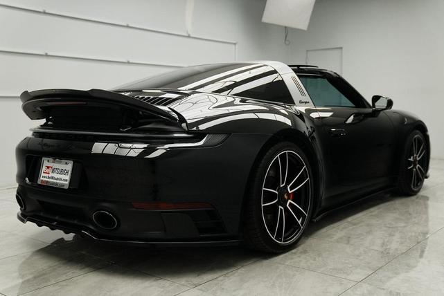 Photo of 2022 Black Porsche 911