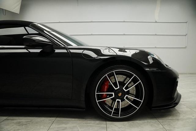 Photo of 2022 Black Porsche 911