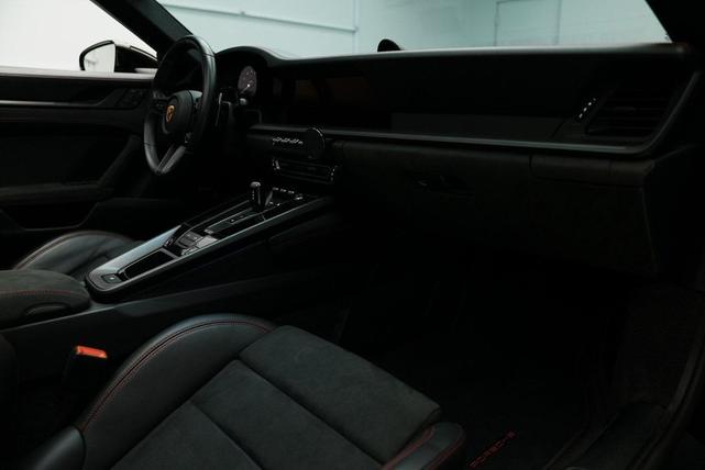 Photo of 2022 Black Porsche 911