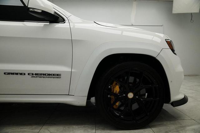 Photo of 2018 Bright White Clearcoat Jeep Grand Cherokee