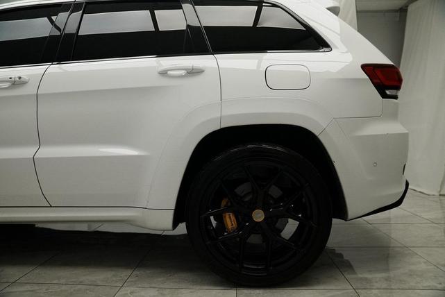 Photo of 2018 Bright White Clearcoat Jeep Grand Cherokee