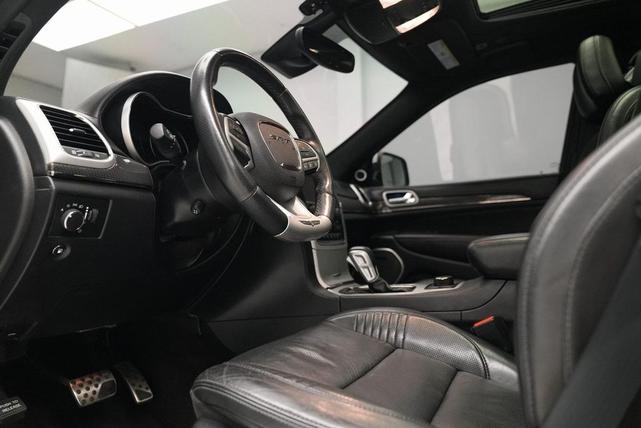 Photo of 2018 Bright White Clearcoat Jeep Grand Cherokee