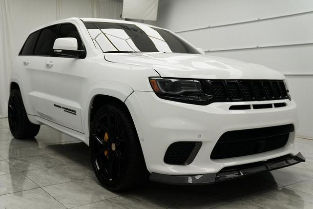 Photo of 2018 Bright White Clearcoat Jeep Grand Cherokee