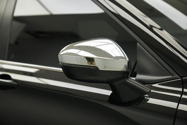 Photo of 2025 Labrador Black Pearl Mitsubishi Outlander PHEV