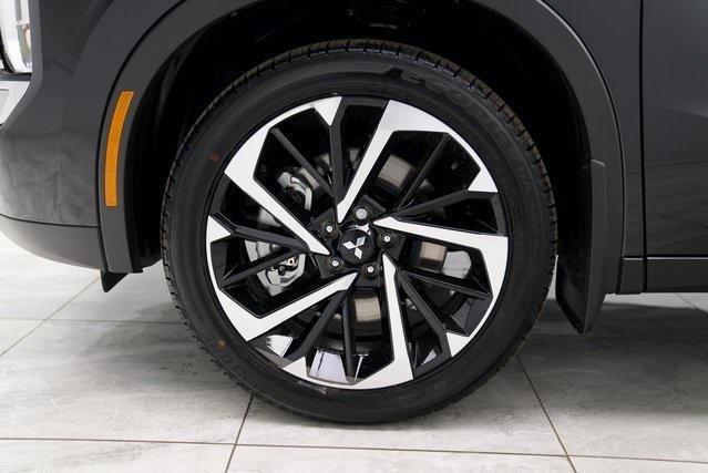 Photo of 2024 Black Diamond Mitsubishi Outlander