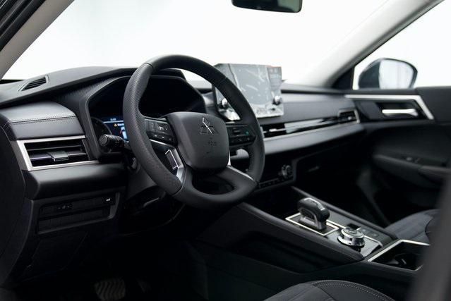 Photo of 2024 Black Diamond Mitsubishi Outlander