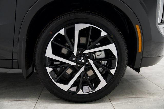 Photo of 2024 Black Diamond Mitsubishi Outlander