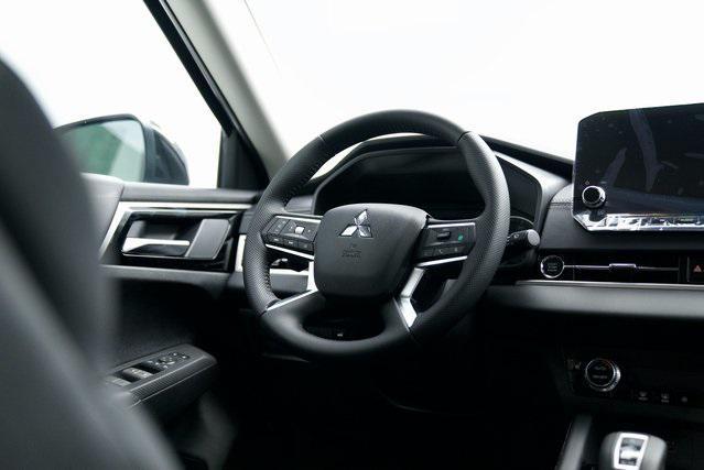 Photo of 2024 Black Diamond Mitsubishi Outlander