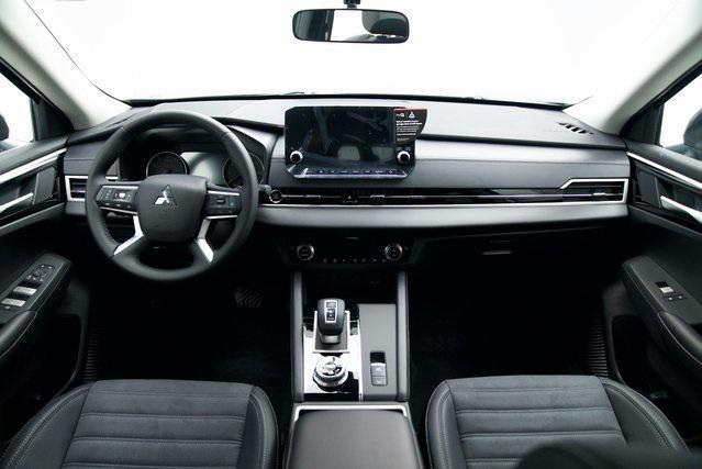 Photo of 2024 Black Diamond Mitsubishi Outlander
