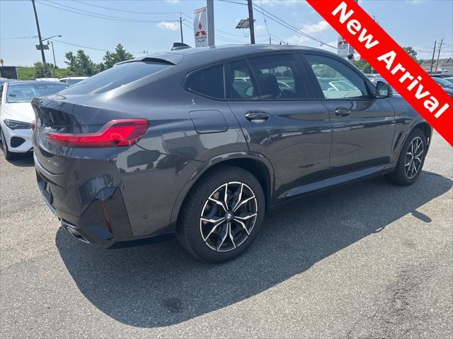 Photo of 2025 Gray BMW X4