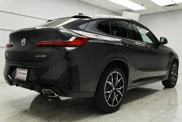 Photo of 2025 Gray BMW X4