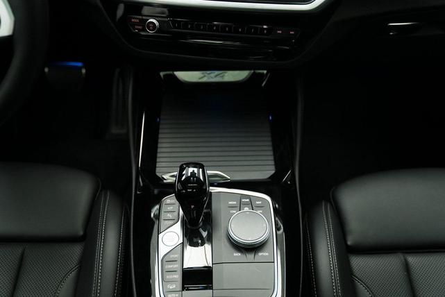 Photo of 2025 Gray BMW X4