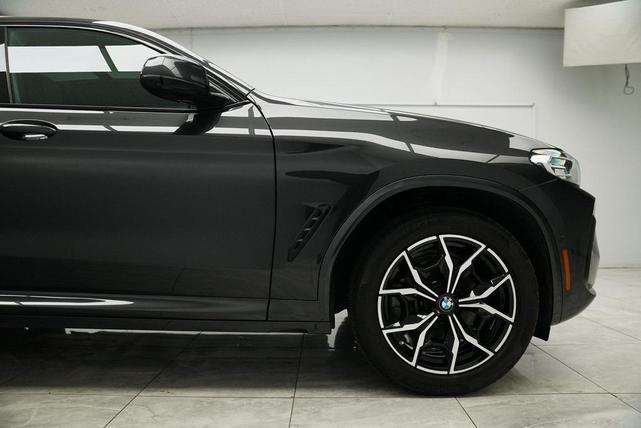 Photo of 2025 Gray BMW X4