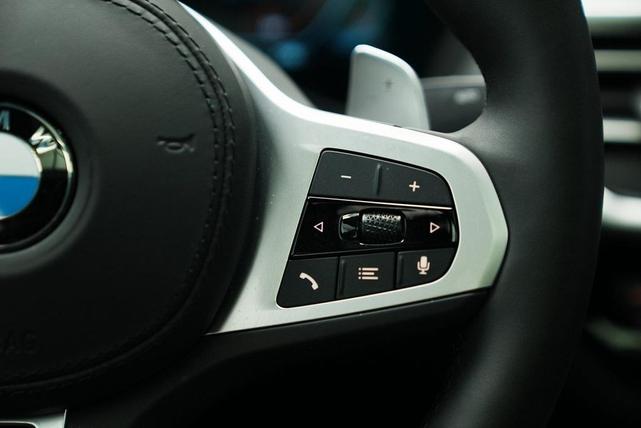 Photo of 2025 Gray BMW X4