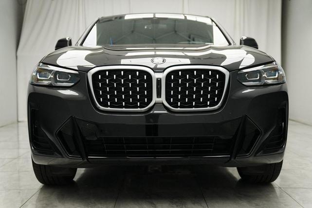 Photo of 2025 Gray BMW X4