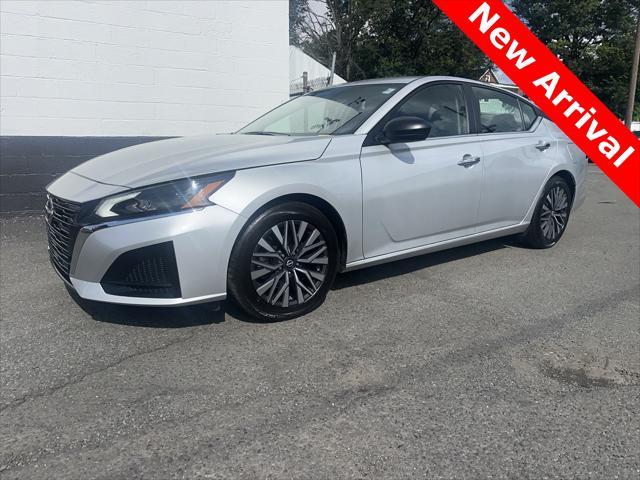 Photo of 2024 Brilliant Silver Metallic Nissan Altima