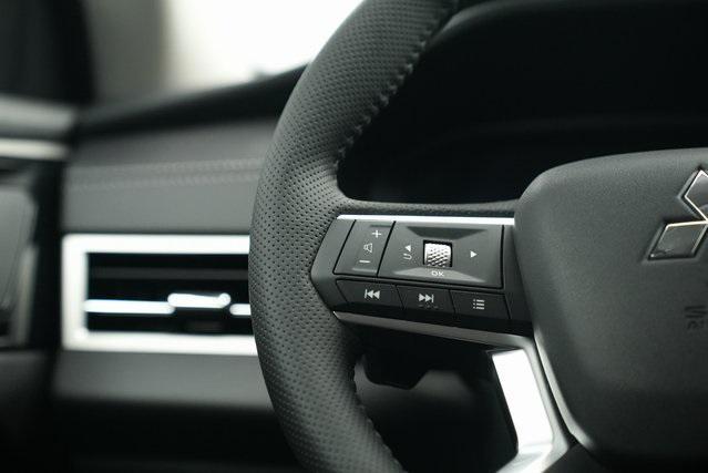 Photo of 2024 Alloy Silver Metallic Mitsubishi Outlander