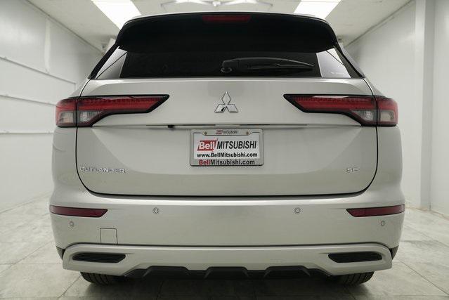 Photo of 2024 Alloy Silver Metallic Mitsubishi Outlander