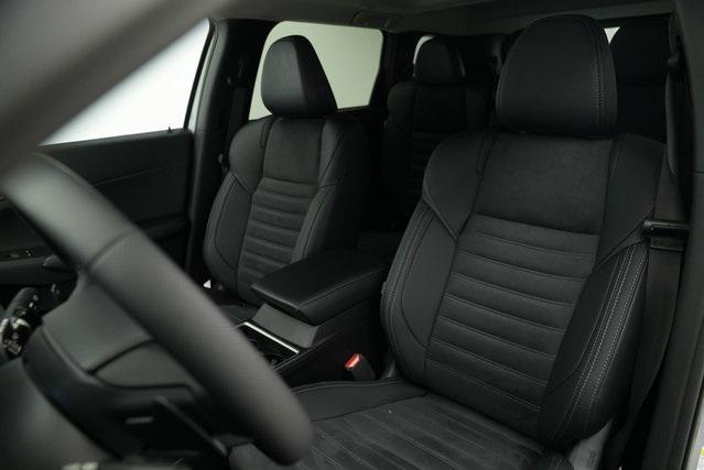 Photo of 2024 Alloy Silver Metallic Mitsubishi Outlander