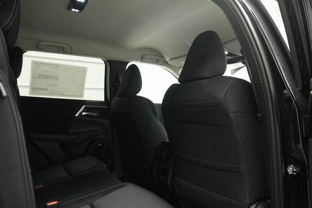 Photo of 2025 Labrador Black Pearl Mitsubishi Outlander