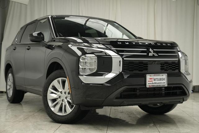 Photo of 2025 Labrador Black Pearl Mitsubishi Outlander