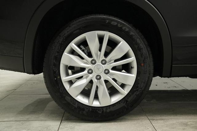 Photo of 2025 Labrador Black Pearl Mitsubishi Outlander