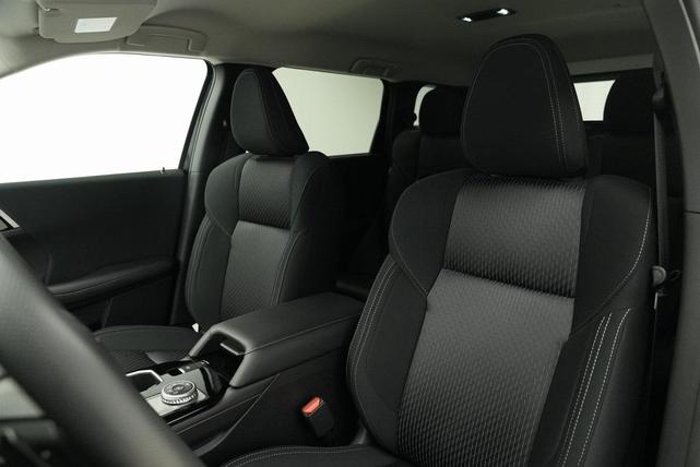 Photo of 2025 Labrador Black Pearl Mitsubishi Outlander