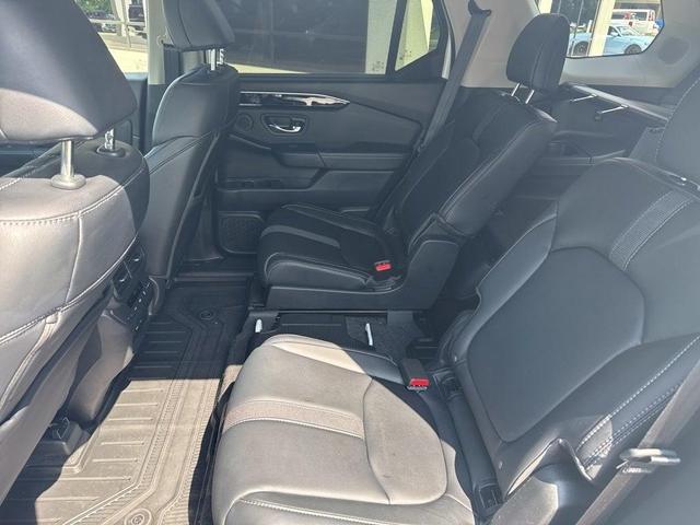Photo of 2023 White Honda Pilot